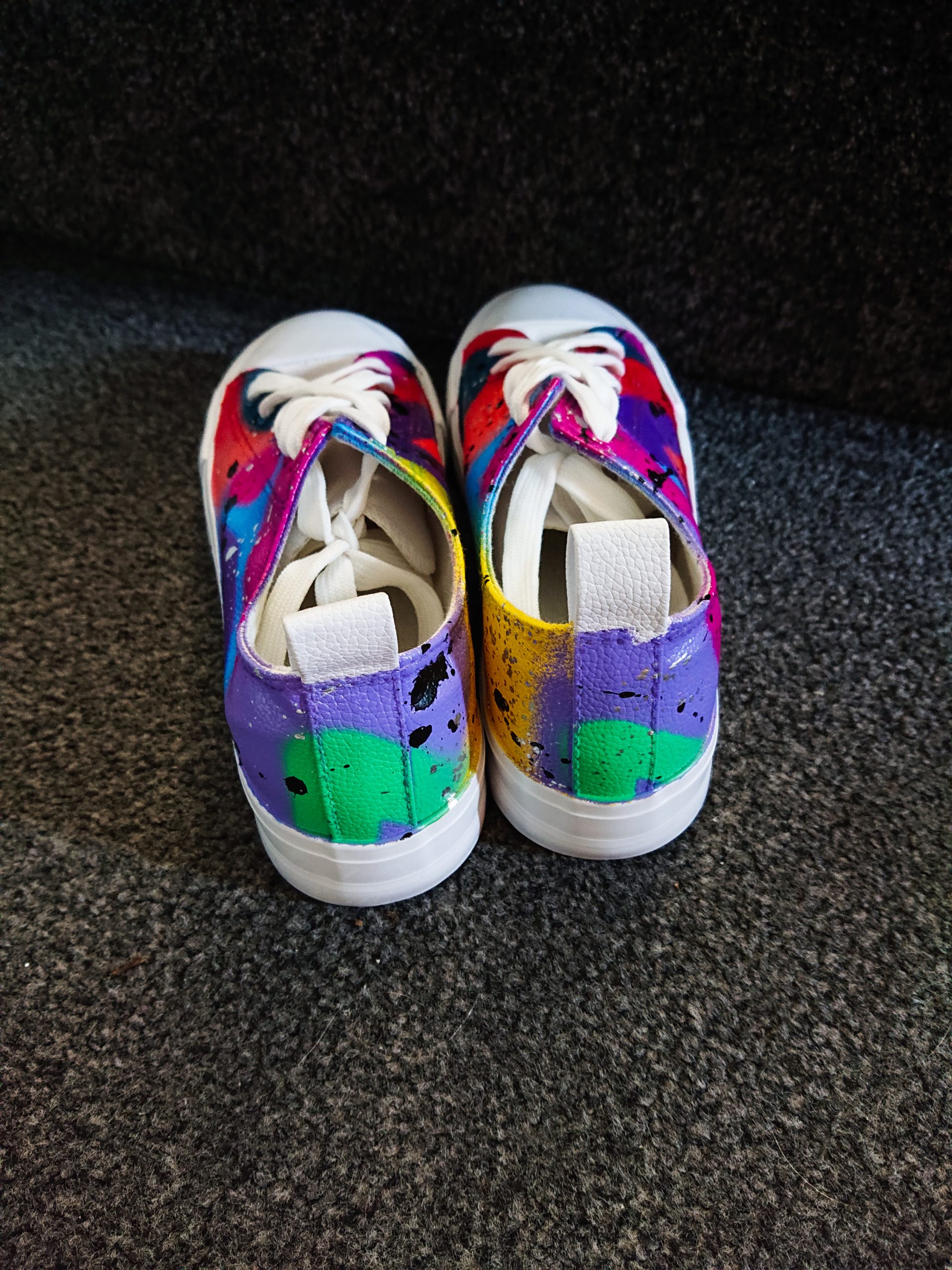 GRAFFITI STYLE TRAINERS | Killer Pete | Painted Trainers and Vans